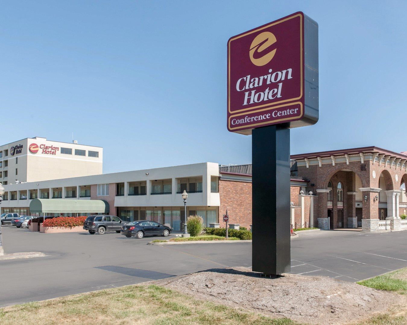 Clarion Hotel And Conference Center Columbus Bagian luar foto